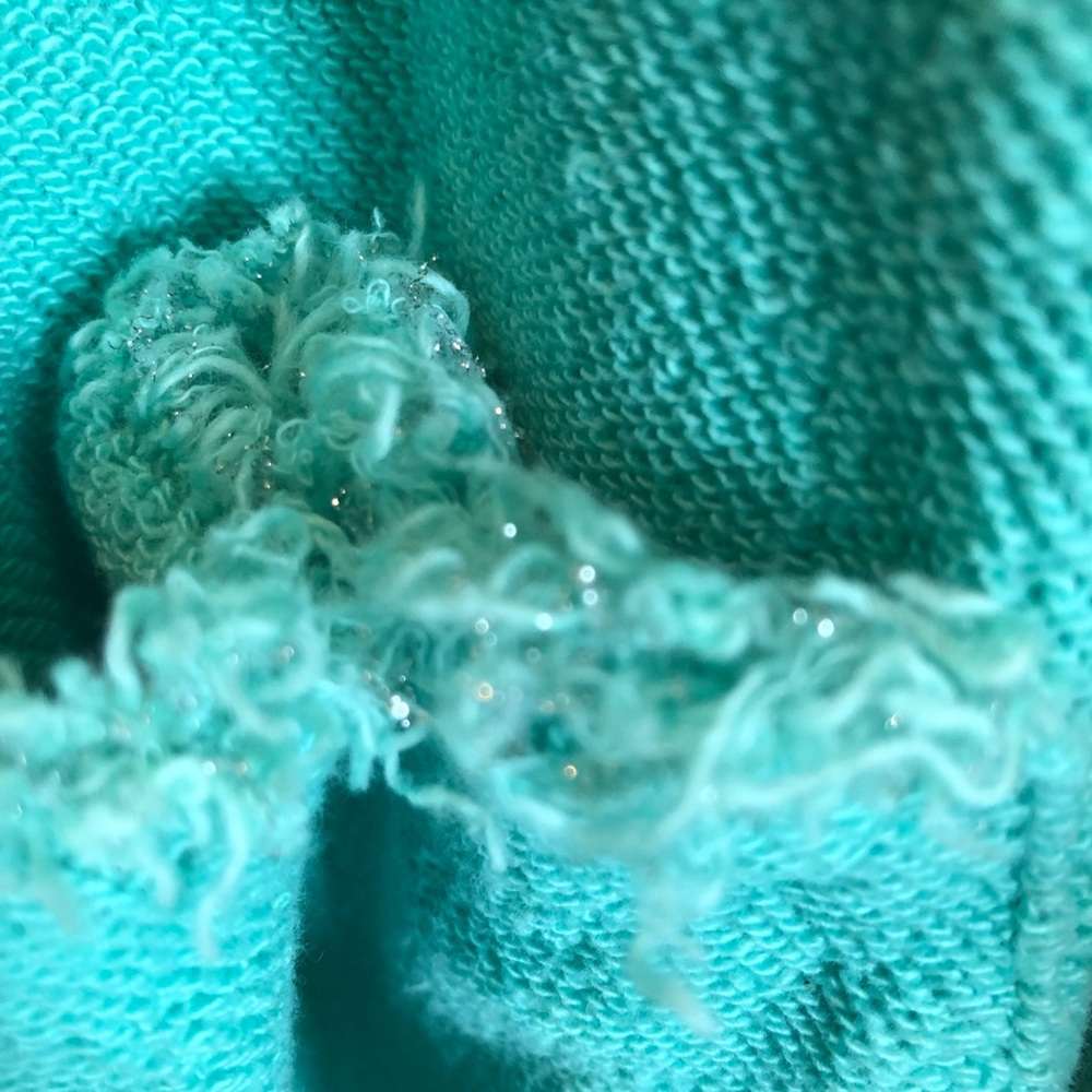 Gorgeous Chanel Green jacket w/Pearl Embellishment, beautiful Metallic Thread - Picture 10 of 12